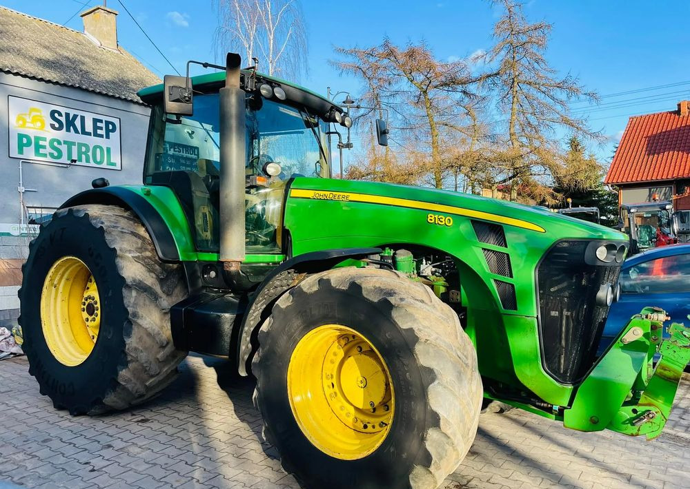 John Deere 8130 - Τρακτέρ: φωτογραφία 1 John Deere 8130 - Τρακτέρ: φωτογραφία 1