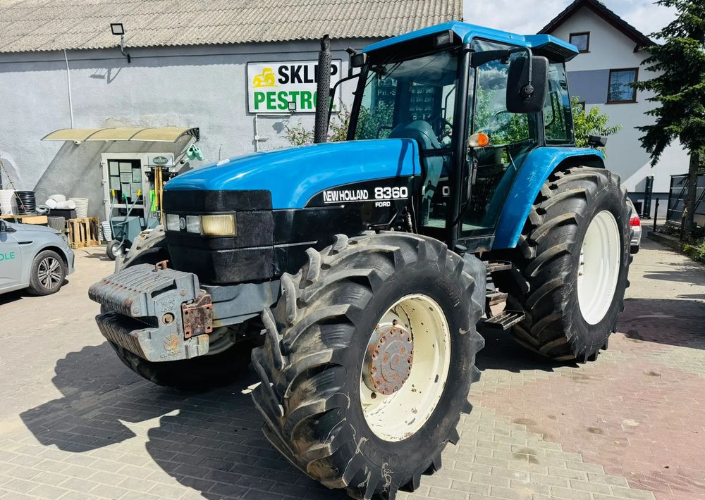 New Holland 8360 - Τρακτέρ: φωτογραφία 1 New Holland 8360 - Τρακτέρ: φωτογραφία 1