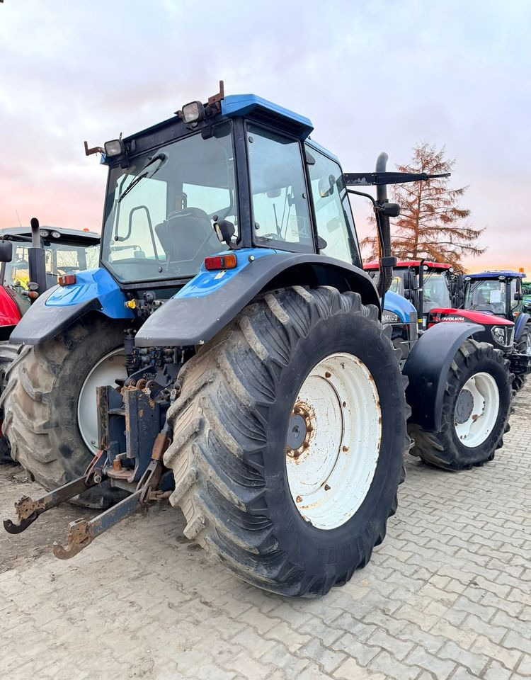 New Holland 8360 - Τρακτέρ: φωτογραφία 5 New Holland 8360 - Τρακτέρ: φωτογραφία 5