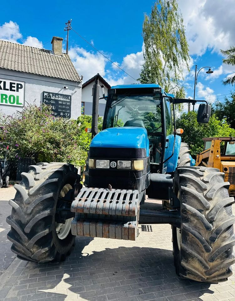New Holland 8360 - Τρακτέρ: φωτογραφία 2 New Holland 8360 - Τρακτέρ: φωτογραφία 2