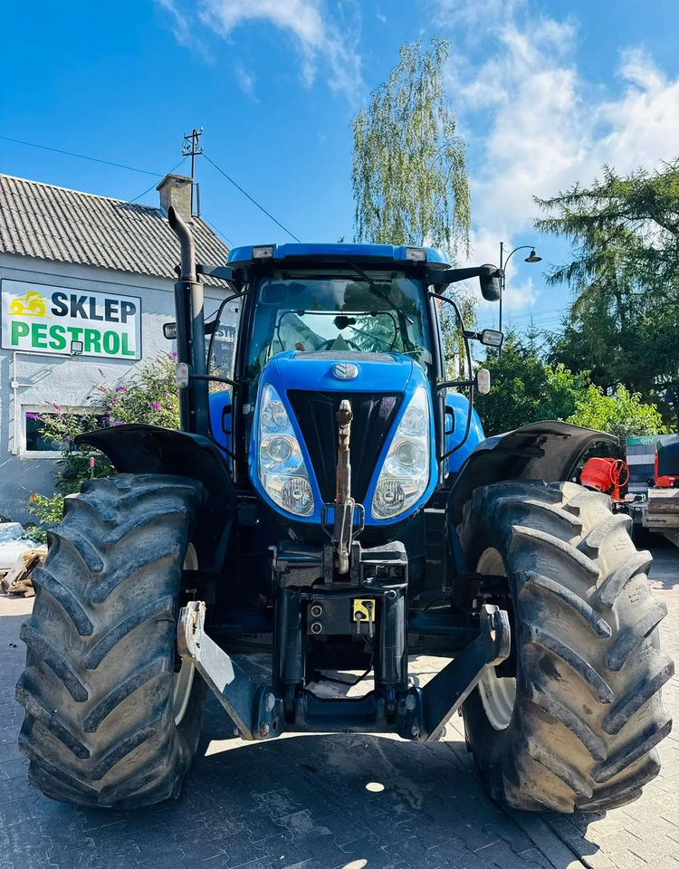 New Holland T7030 - Τρακτέρ: φωτογραφία 4 New Holland T7030 - Τρακτέρ: φωτογραφία 4