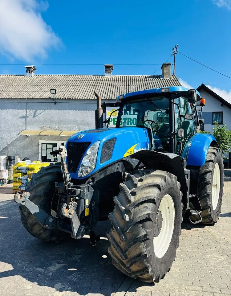 New Holland T7030 - Τρακτέρ: φωτογραφία 5 New Holland T7030 - Τρακτέρ: φωτογραφία 5