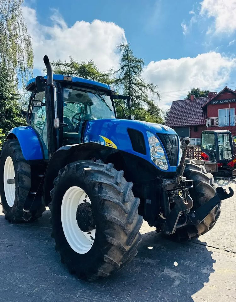 New Holland T7030 - Τρακτέρ: φωτογραφία 1 New Holland T7030 - Τρακτέρ: φωτογραφία 1