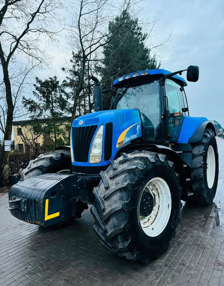 New Holland T8020 - Τρακτέρ: φωτογραφία 2 New Holland T8020 - Τρακτέρ: φωτογραφία 2