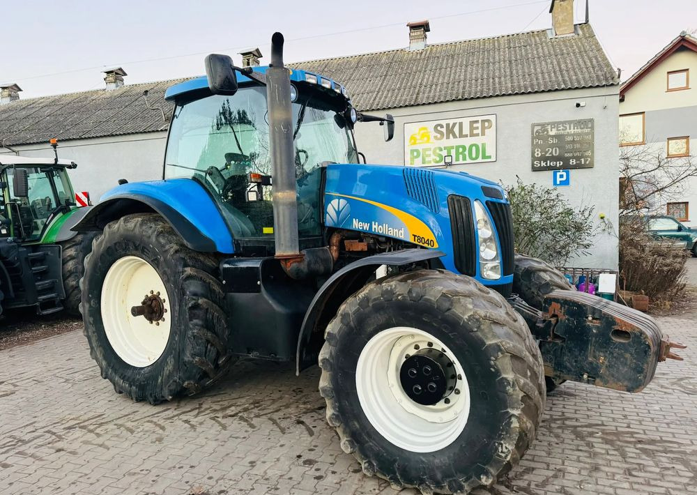 New Holland T8040 - Τρακτέρ: φωτογραφία 5 New Holland T8040 - Τρακτέρ: φωτογραφία 5