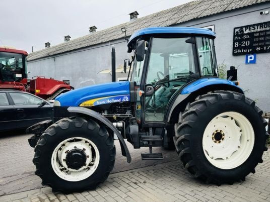 New Holland TD5050 - Τρακτέρ: φωτογραφία 1 New Holland TD5050 - Τρακτέρ: φωτογραφία 1