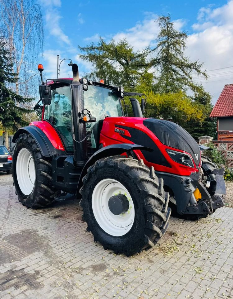 Valtra T194 Versu Twin Trac - Τρακτέρ: φωτογραφία 2 Valtra T194 Versu Twin Trac - Τρακτέρ: φωτογραφία 2