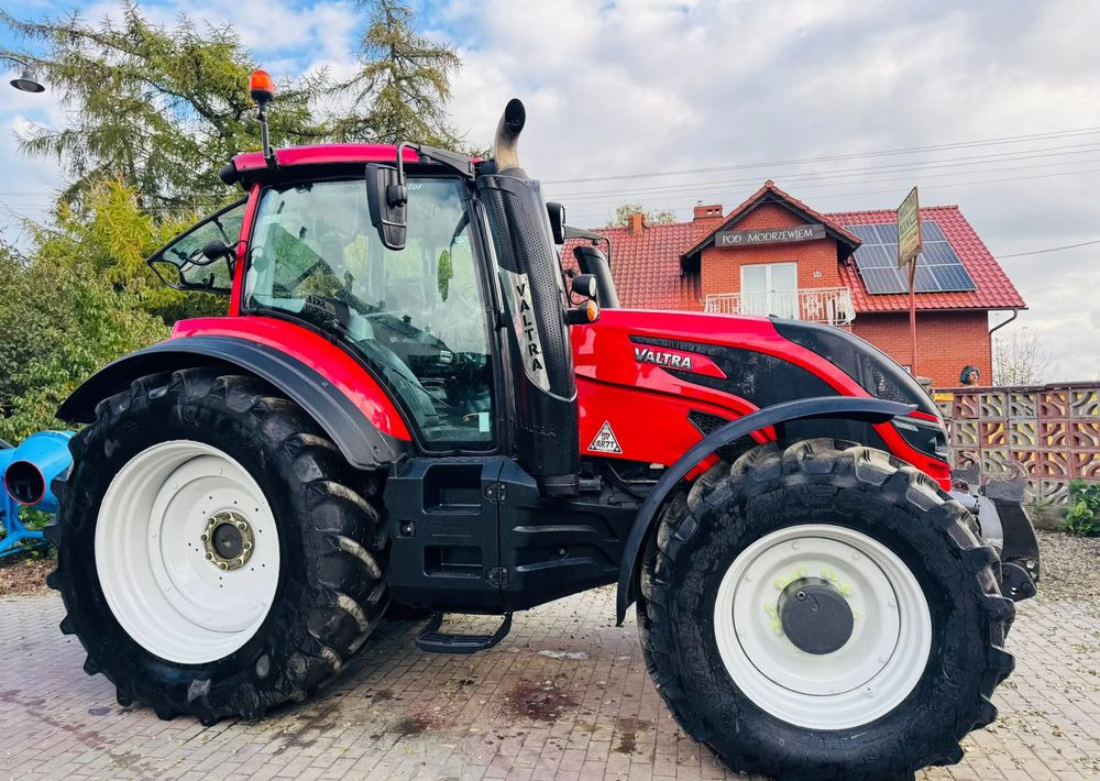 Valtra T194 Versu Twin Trac - Τρακτέρ: φωτογραφία 3 Valtra T194 Versu Twin Trac - Τρακτέρ: φωτογραφία 3