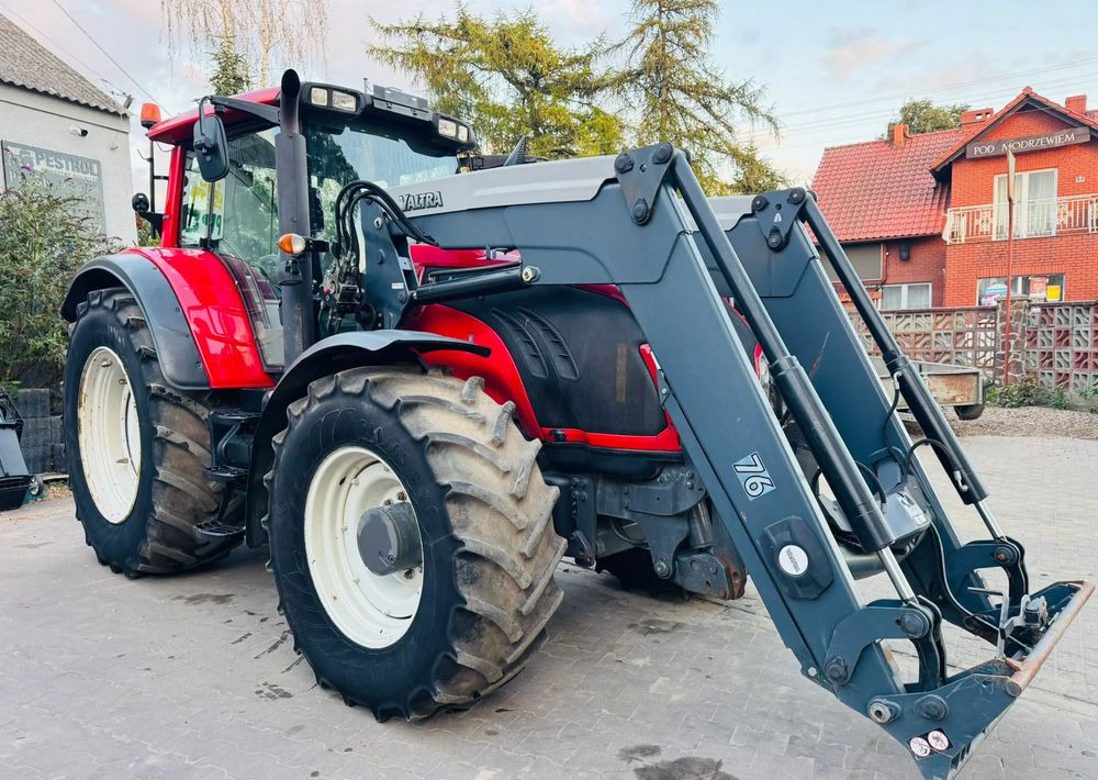 Valtra T213 Versu - Τρακτέρ: φωτογραφία 5 Valtra T213 Versu - Τρακτέρ: φωτογραφία 5