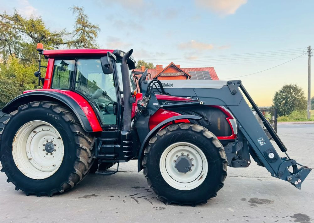 Valtra T213 Versu - Τρακτέρ: φωτογραφία 2 Valtra T213 Versu - Τρακτέρ: φωτογραφία 2