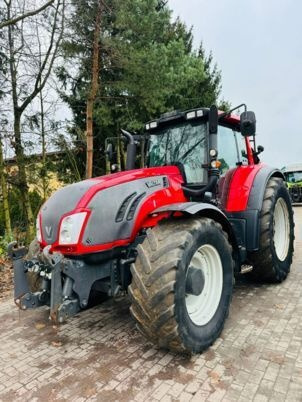 Valtra T213 - Τρακτέρ: φωτογραφία 1 Valtra T213 - Τρακτέρ: φωτογραφία 1