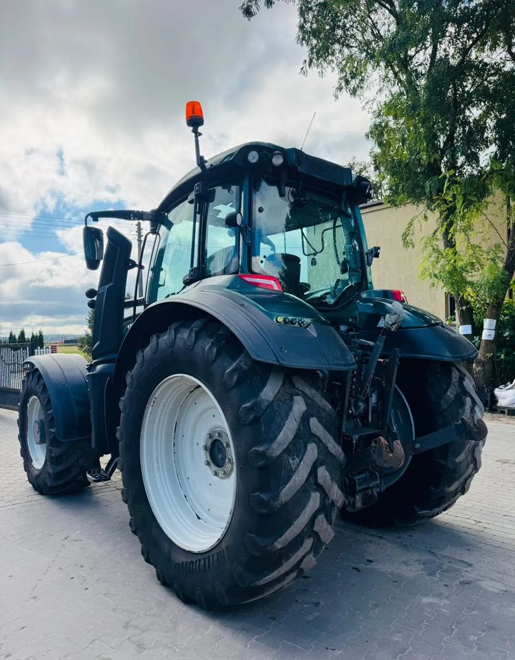 Valtra T214 Versu - Τρακτέρ: φωτογραφία 2 Valtra T214 Versu - Τρακτέρ: φωτογραφία 2