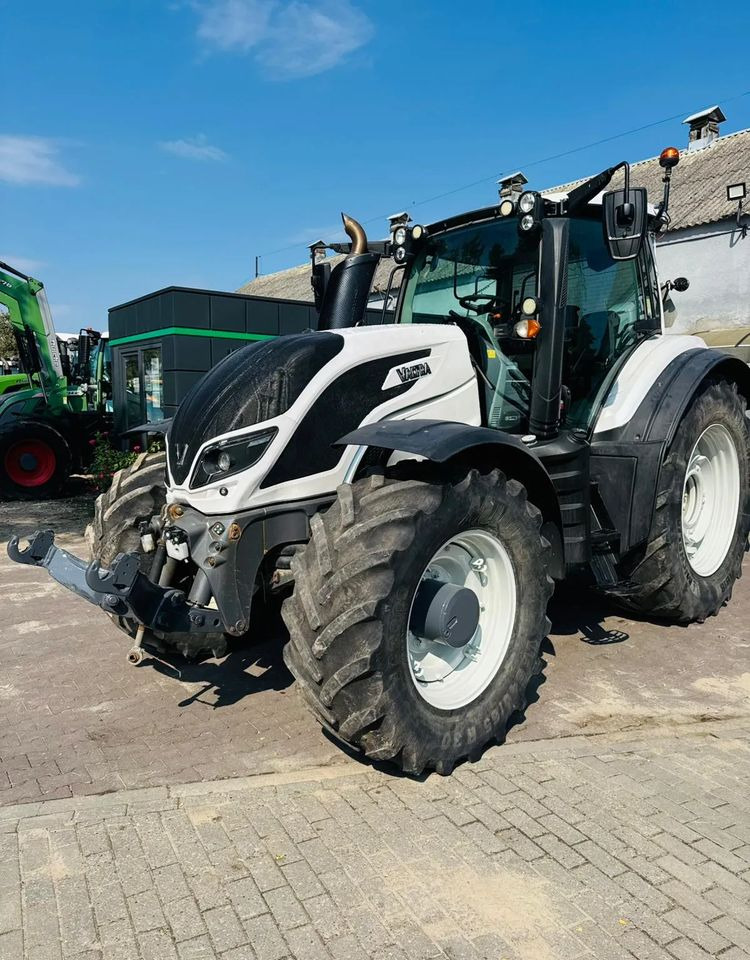 Valtra T254 Versu - Τρακτέρ: φωτογραφία 1 Valtra T254 Versu - Τρακτέρ: φωτογραφία 1