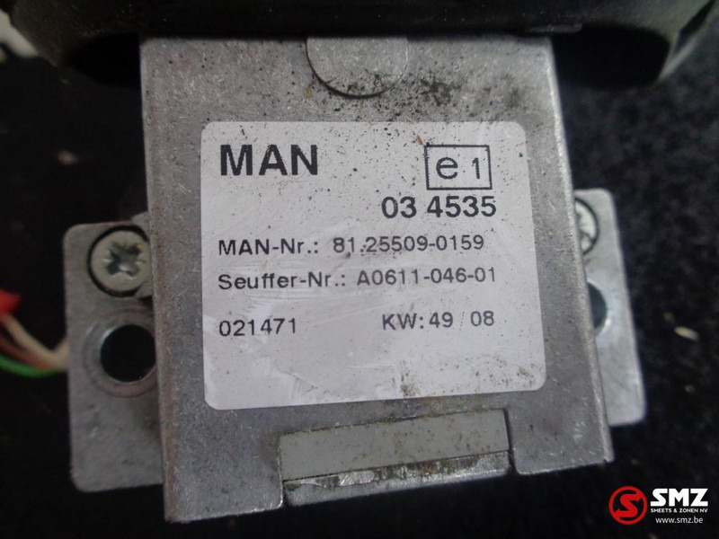 MAN Occ combischakelaar retarder MAN - Διακόπτης κολώνας τιμονιού για Φορτηγό: φωτογραφία 2 MAN Occ combischakelaar retarder MAN - Διακόπτης κολώνας τιμονιού για Φορτηγό: φωτογραφία 2