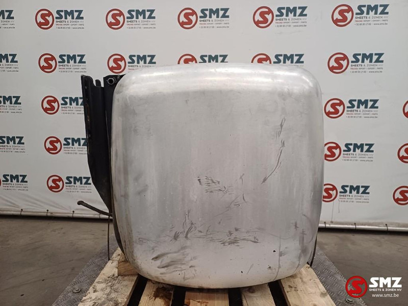Mercedes-Benz Occ brandstoftank 300L + AdBluetank 25L Mercedes - Ρεζερβουάρ καυσίμου για Φορτηγό: φωτογραφία 4 Mercedes-Benz Occ brandstoftank 300L + AdBluetank 25L Mercedes - Ρεζερβουάρ καυσίμου για Φορτηγό: φωτογραφία 4