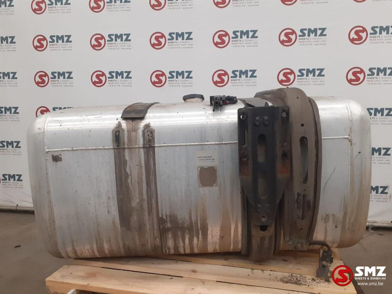 Mercedes-Benz Occ brandstoftank 570L Mercedes - Ρεζερβουάρ καυσίμου για Φορτηγό: φωτογραφία 2 Mercedes-Benz Occ brandstoftank 570L Mercedes - Ρεζερβουάρ καυσίμου για Φορτηγό: φωτογραφία 2