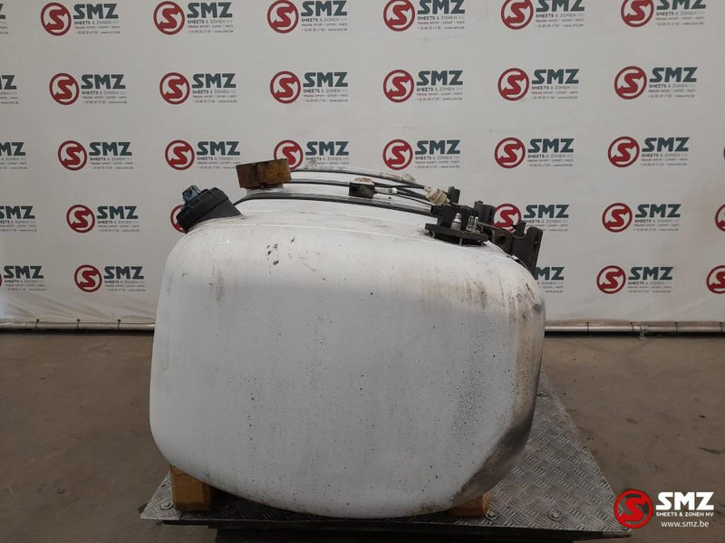 Mercedes-Benz Occ brandstoftank 660L + AdBluetank 75L met steune - Ρεζερβουάρ καυσίμου για Φορτηγό: φωτογραφία 4 Mercedes-Benz Occ brandstoftank 660L + AdBluetank 75L met steune - Ρεζερβουάρ καυσίμου για Φορτηγό: φωτογραφία 4