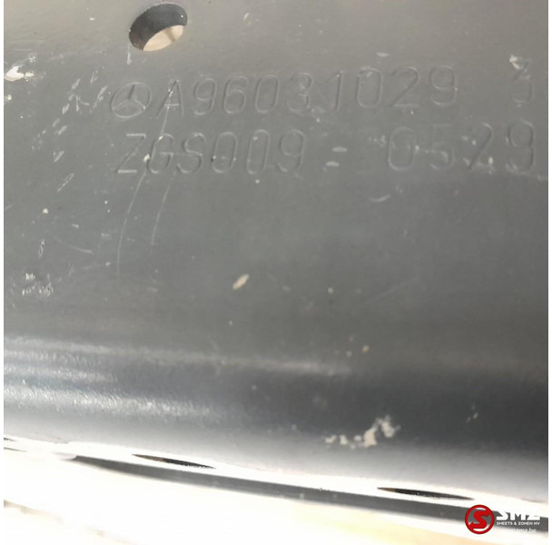 Mercedes-Benz Occ montagebeugels rechts Mercedes - Πλαίσιο/ Σασί για Φορτηγό: φωτογραφία 3 Mercedes-Benz Occ montagebeugels rechts Mercedes - Πλαίσιο/ Σασί για Φορτηγό: φωτογραφία 3