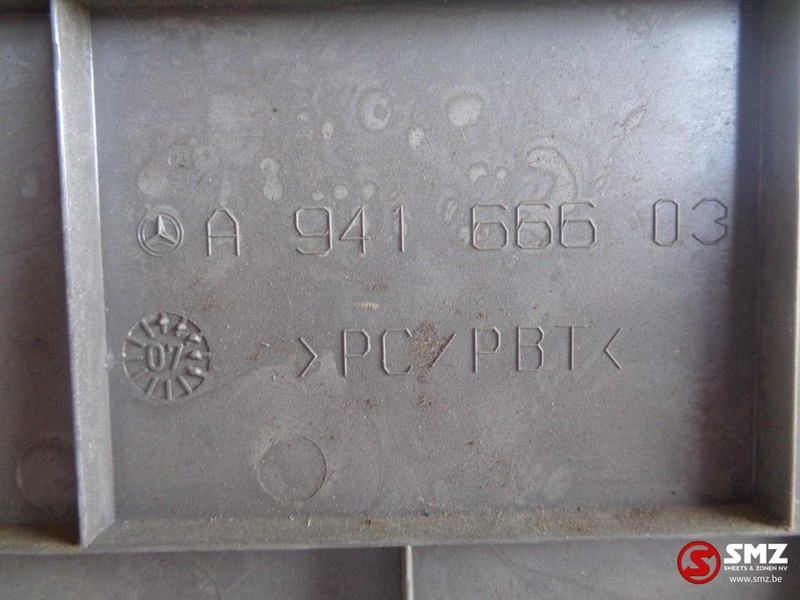 Mercedes-Benz Occ opstapbak links actros mp1 - Σκαλοπάτι για Φορτηγό: φωτογραφία 2 Mercedes-Benz Occ opstapbak links actros mp1 - Σκαλοπάτι για Φορτηγό: φωτογραφία 2