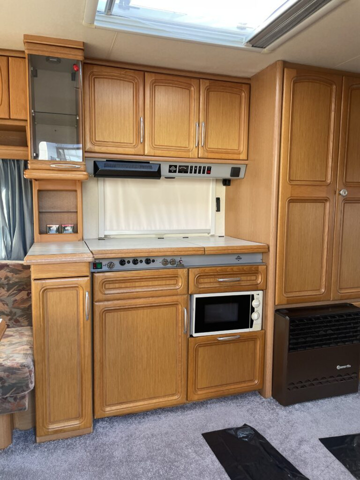 Ρυμουλκούμενο τροχόσπιτο Hobby 560 UL Prestige 1998: φωτογραφία 12