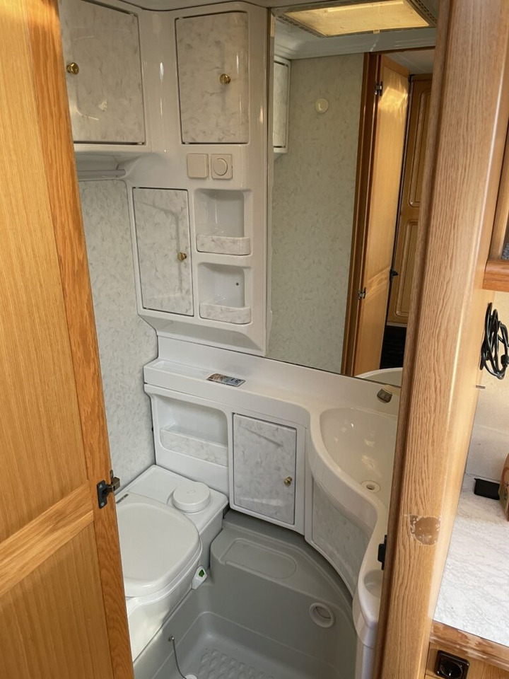 Ρυμουλκούμενο τροχόσπιτο Hobby 560 UL Prestige 1998: φωτογραφία 9