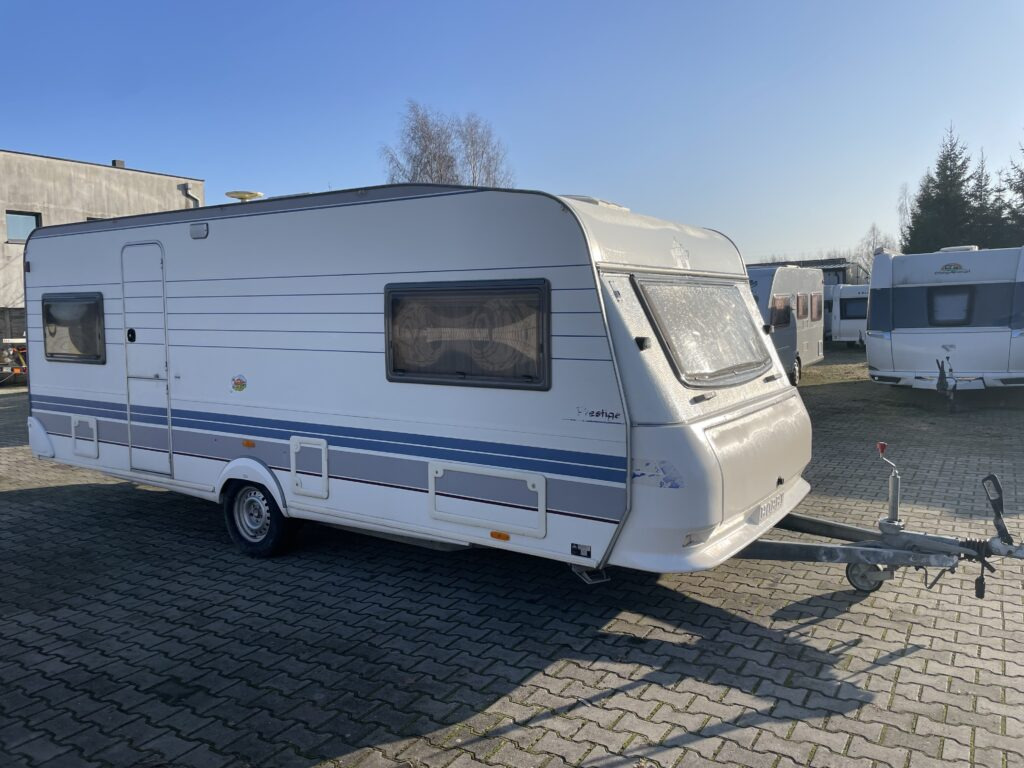 Hobby 560 UL Prestige 1998 - Ρυμουλκούμενο τροχόσπιτο: φωτογραφία 3 Hobby 560 UL Prestige 1998 - Ρυμουλκούμενο τροχόσπιτο: φωτογραφία 3