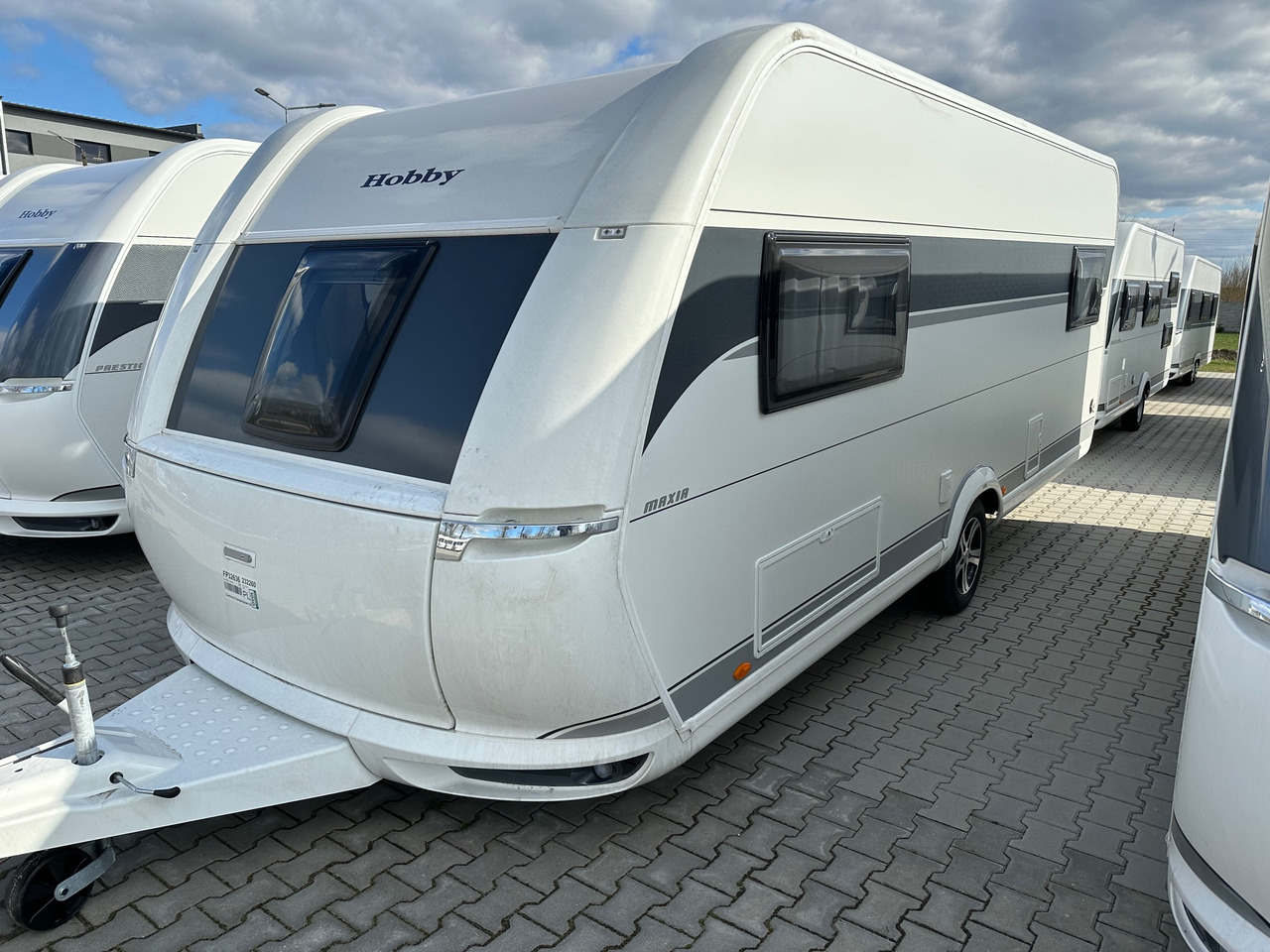 Hobby 585 UL Maxia 2023 - Ρυμουλκούμενο τροχόσπιτο: φωτογραφία 1 Hobby 585 UL Maxia 2023 - Ρυμουλκούμενο τροχόσπιτο: φωτογραφία 1