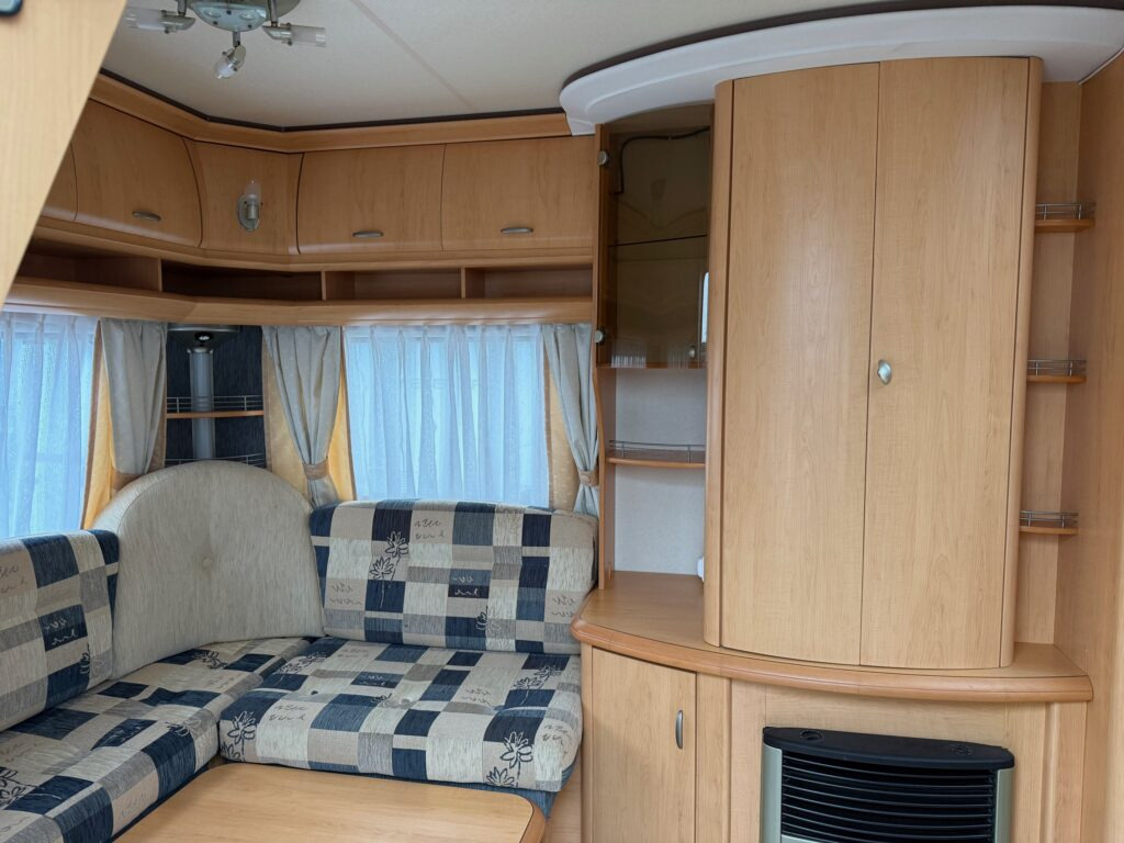 Hobby De Luxe 540 UL 2007 - Ρυμουλκούμενο τροχόσπιτο: φωτογραφία 5 Hobby De Luxe 540 UL 2007 - Ρυμουλκούμενο τροχόσπιτο: φωτογραφία 5