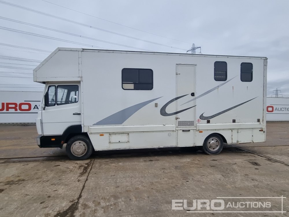 1998 Mercedes 814 - Φορτηγό μεταφοράς αλόγων: φωτογραφία 2 1998 Mercedes 814 - Φορτηγό μεταφοράς αλόγων: φωτογραφία 2