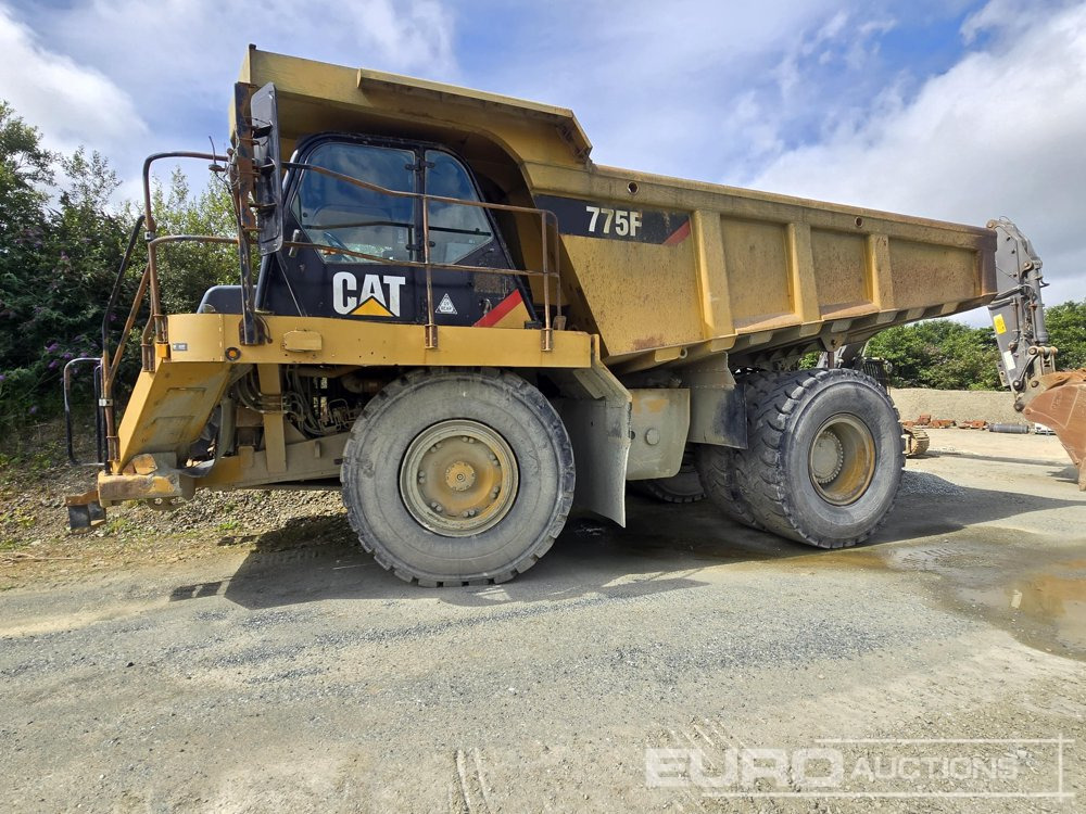 2011 CAT 775F - Ανατρεπόμενο όχημα μεταφοράς λατομικών υλικών: φωτογραφία 2 2011 CAT 775F - Ανατρεπόμενο όχημα μεταφοράς λατομικών υλικών: φωτογραφία 2