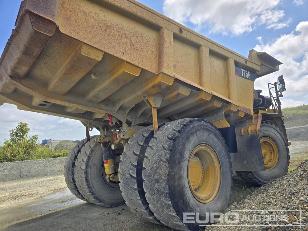 2011 CAT 775F - Ανατρεπόμενο όχημα μεταφοράς λατομικών υλικών: φωτογραφία 4 2011 CAT 775F - Ανατρεπόμενο όχημα μεταφοράς λατομικών υλικών: φωτογραφία 4