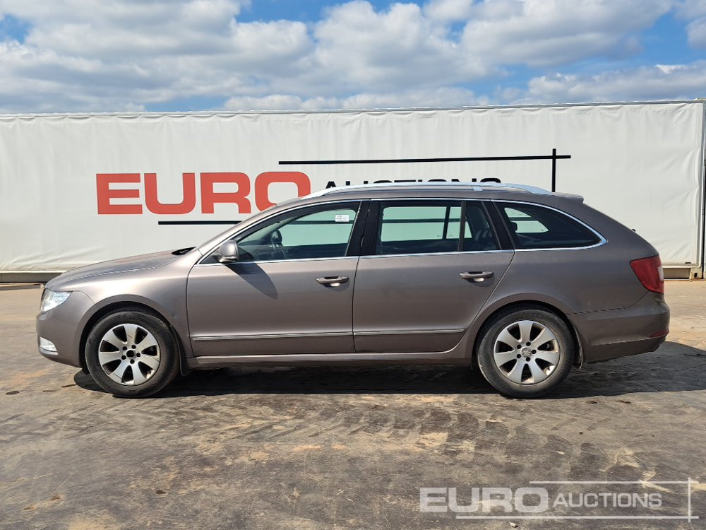 2011 Skoda Superb - Αυτοκίνητο: φωτογραφία 2 2011 Skoda Superb - Αυτοκίνητο: φωτογραφία 2