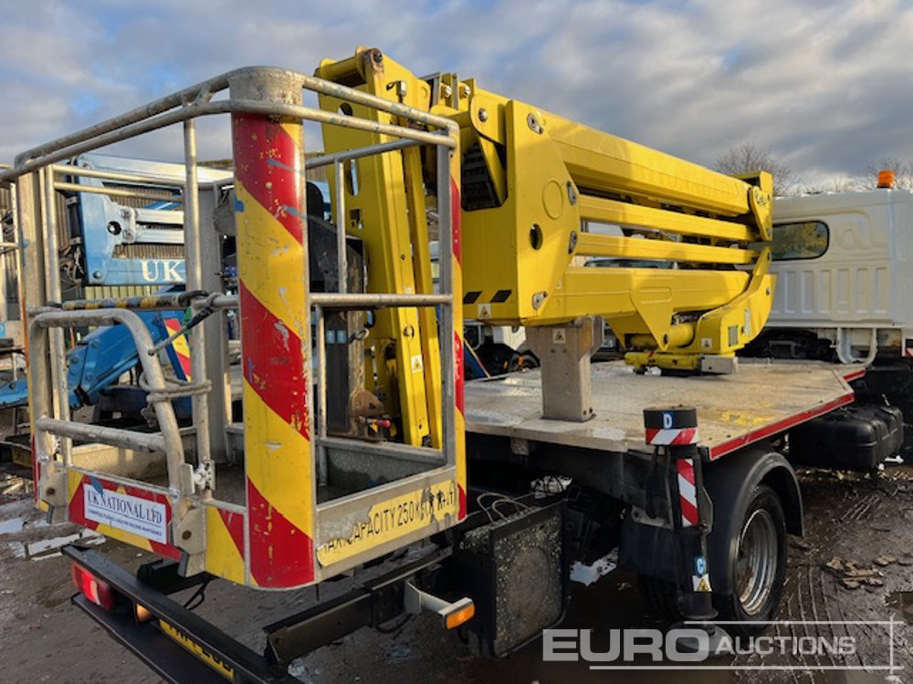2014 Nissan NT400 CABSTAR - Φορτηγό με εναέρια πλατφόρμα: φωτογραφία 4 2014 Nissan NT400 CABSTAR - Φορτηγό με εναέρια πλατφόρμα: φωτογραφία 4