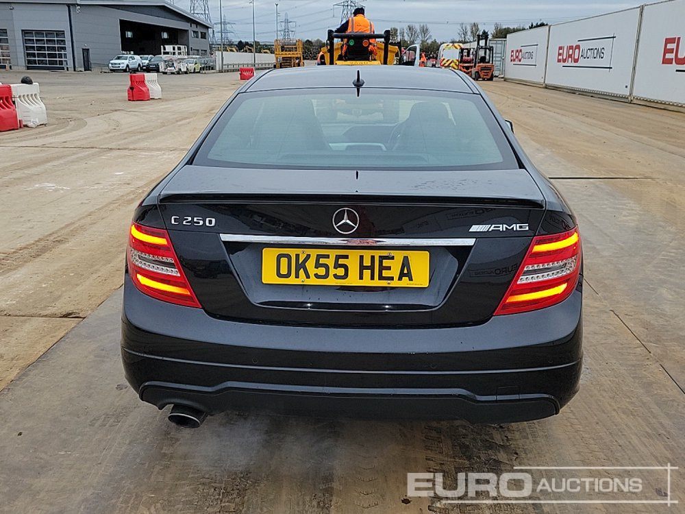 2015 Mercedes C250 AMG - Αυτοκίνητο: φωτογραφία 4 2015 Mercedes C250 AMG - Αυτοκίνητο: φωτογραφία 4