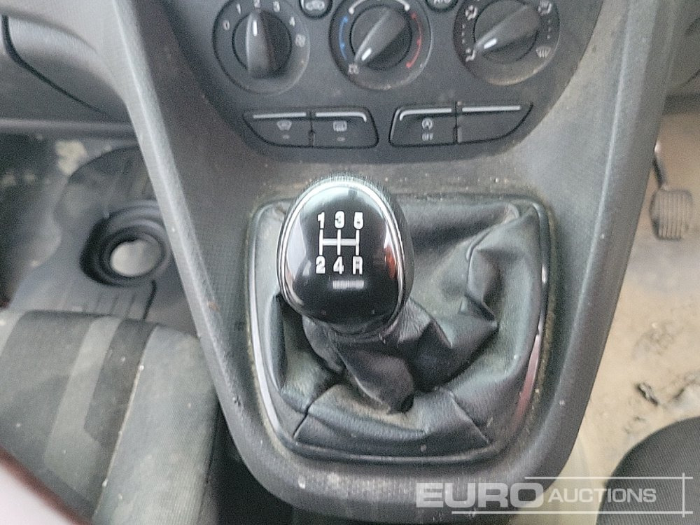 Ελαφρύ επαγγελματικό 2016 Ford Transit Connect: φωτογραφία 29