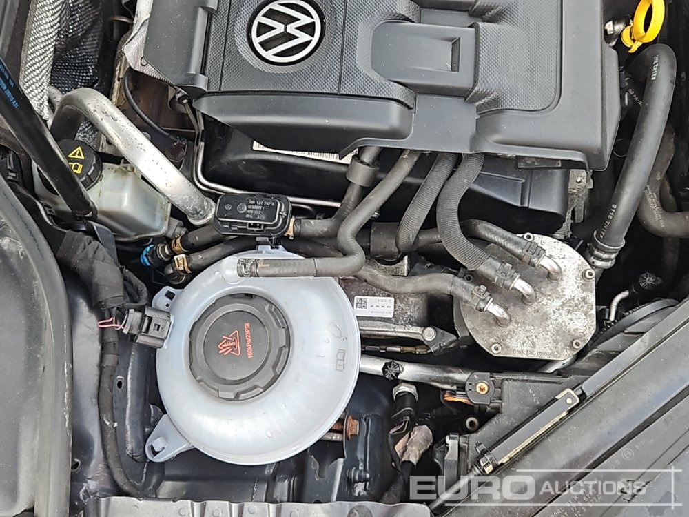 Αυτοκίνητο 2016 Volkswagen Golf: φωτογραφία 14 Αυτοκίνητο 2016 Volkswagen Golf: φωτογραφία 14