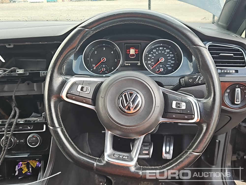 Αυτοκίνητο 2016 Volkswagen Golf: φωτογραφία 33 Αυτοκίνητο 2016 Volkswagen Golf: φωτογραφία 33