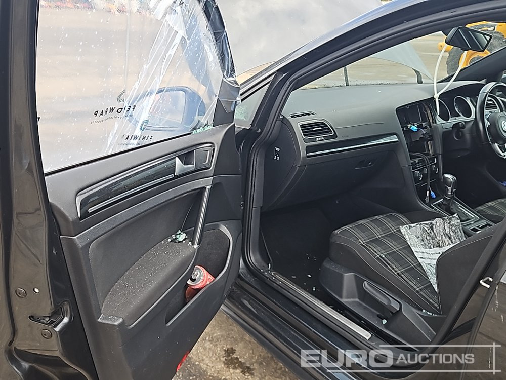 Αυτοκίνητο 2016 Volkswagen Golf: φωτογραφία 17 Αυτοκίνητο 2016 Volkswagen Golf: φωτογραφία 17