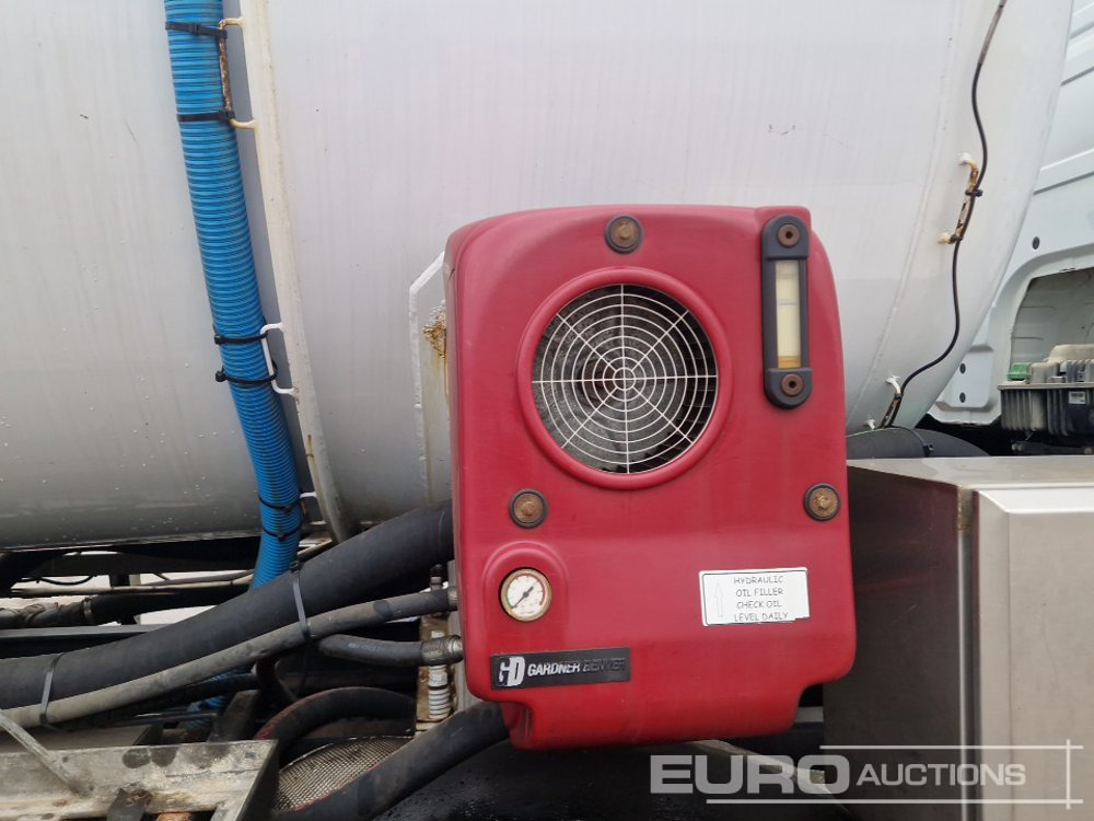 Φορτηγό βυτιοφόρο 2017 Mercedes Arocs 3240: φωτογραφία 39 Φορτηγό βυτιοφόρο 2017 Mercedes Arocs 3240: φωτογραφία 39