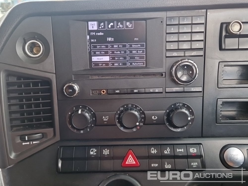 Φορτηγό βυτιοφόρο 2017 Mercedes Arocs 3240: φωτογραφία 49 Φορτηγό βυτιοφόρο 2017 Mercedes Arocs 3240: φωτογραφία 49