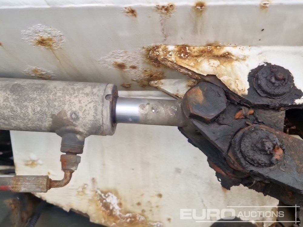 Φορτηγό βυτιοφόρο 2017 Mercedes Arocs 3240: φωτογραφία 25 Φορτηγό βυτιοφόρο 2017 Mercedes Arocs 3240: φωτογραφία 25