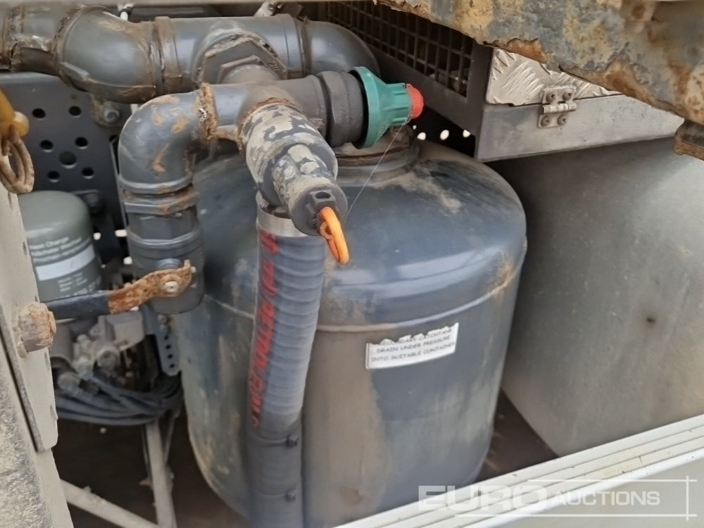 Φορτηγό βυτιοφόρο 2017 Mercedes Arocs 3240: φωτογραφία 22 Φορτηγό βυτιοφόρο 2017 Mercedes Arocs 3240: φωτογραφία 22