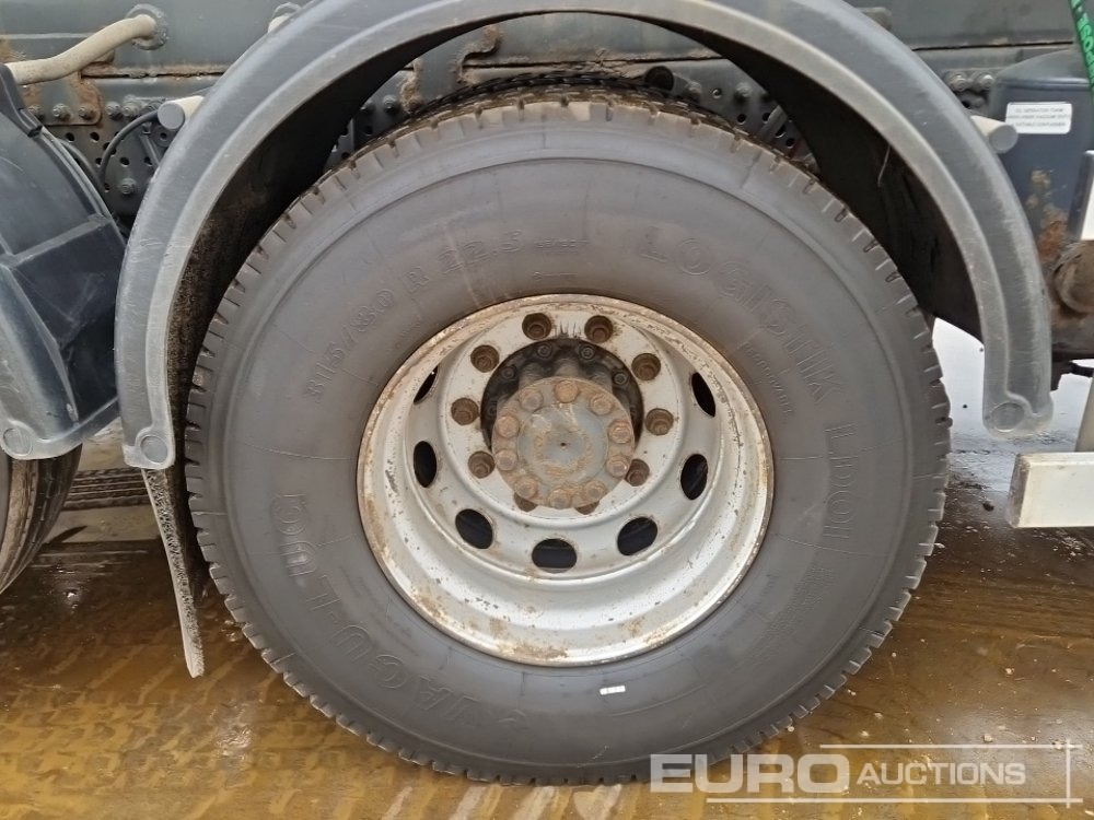 Φορτηγό βυτιοφόρο 2017 Mercedes Arocs 3240: φωτογραφία 14 Φορτηγό βυτιοφόρο 2017 Mercedes Arocs 3240: φωτογραφία 14