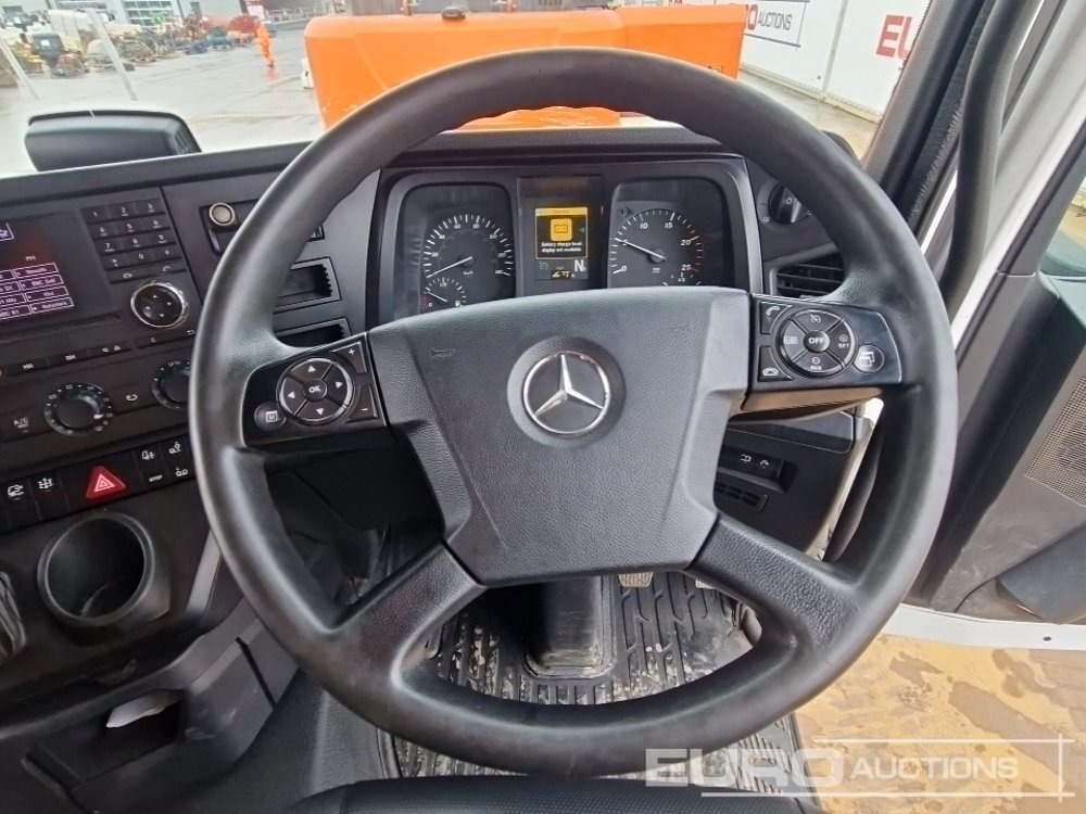 Φορτηγό βυτιοφόρο 2017 Mercedes Arocs 3240: φωτογραφία 50 Φορτηγό βυτιοφόρο 2017 Mercedes Arocs 3240: φωτογραφία 50