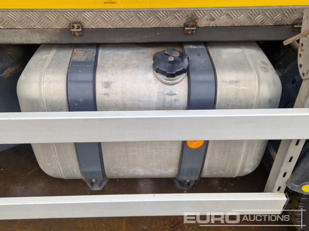 Φορτηγό βυτιοφόρο 2017 Mercedes Arocs 3240: φωτογραφία 23 Φορτηγό βυτιοφόρο 2017 Mercedes Arocs 3240: φωτογραφία 23