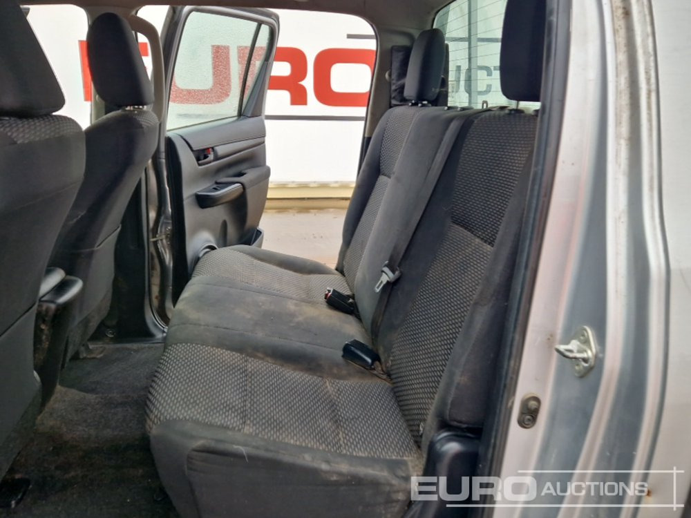 Ημιφορτηγό 2017 Toyota Hilux: φωτογραφία 27