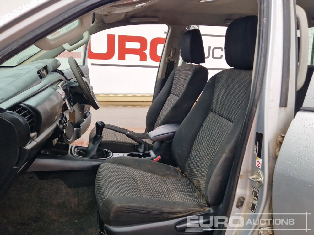 Ημιφορτηγό 2017 Toyota Hilux: φωτογραφία 30