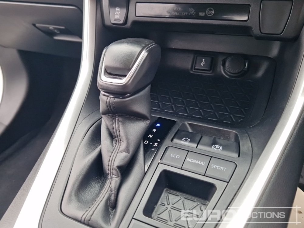 SUV 2022 Toyota RAV 4: φωτογραφία 32