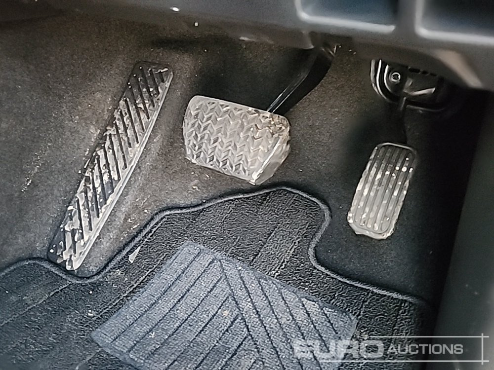 SUV 2025 Toyota Land Cruiser: φωτογραφία 15 SUV 2025 Toyota Land Cruiser: φωτογραφία 15