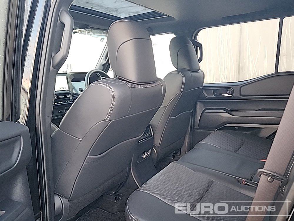 SUV 2025 Toyota Land Cruiser: φωτογραφία 28 SUV 2025 Toyota Land Cruiser: φωτογραφία 28